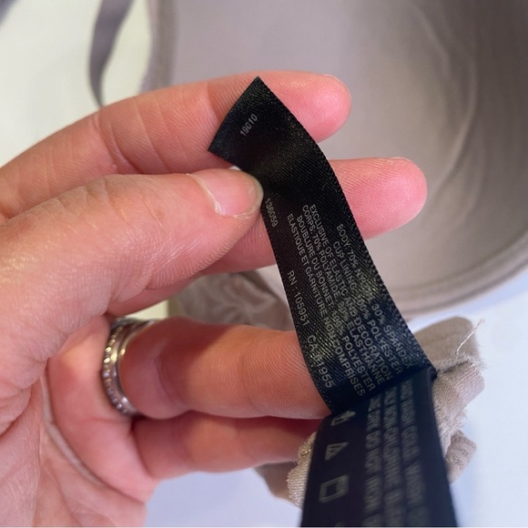 Two Natori Slightly Padded Adjustable Bras Size 36C - Picture 14 of 16